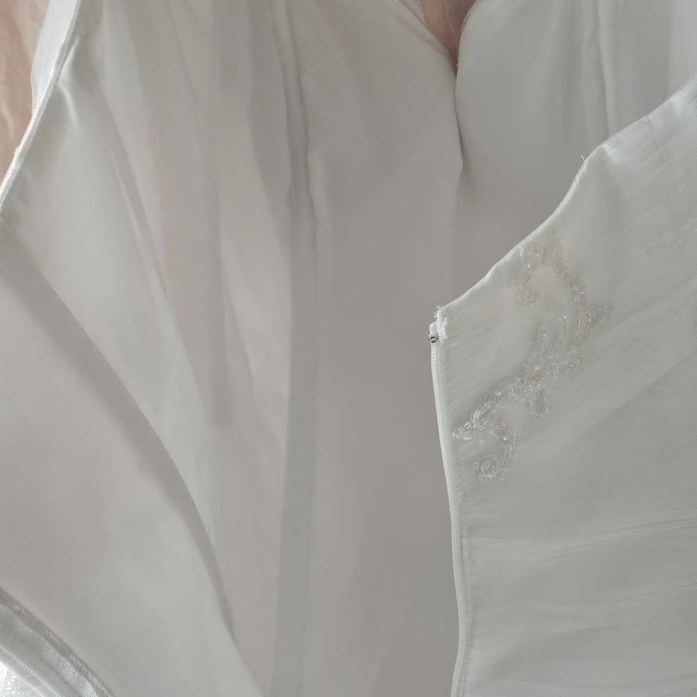 NEW White Gown - Picture 10 of 17